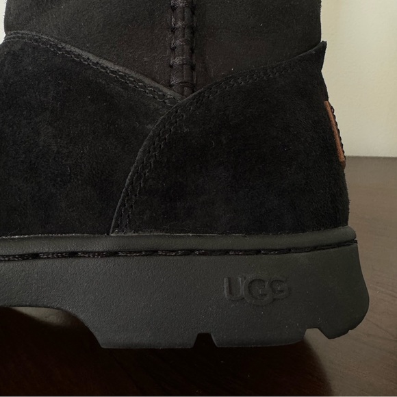 UGG Australia Women's Michaela Black Nubuck Boot Waterproof Winter Lined Size: 5 - Picture 5 of 11